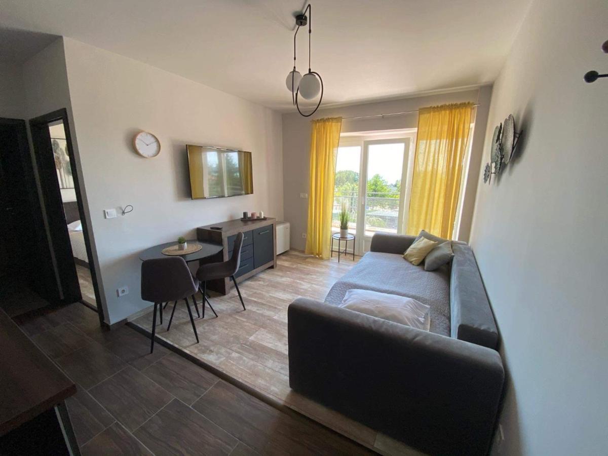 Balkon Apartmanhaz Panzio Balatonfured Exterior photo